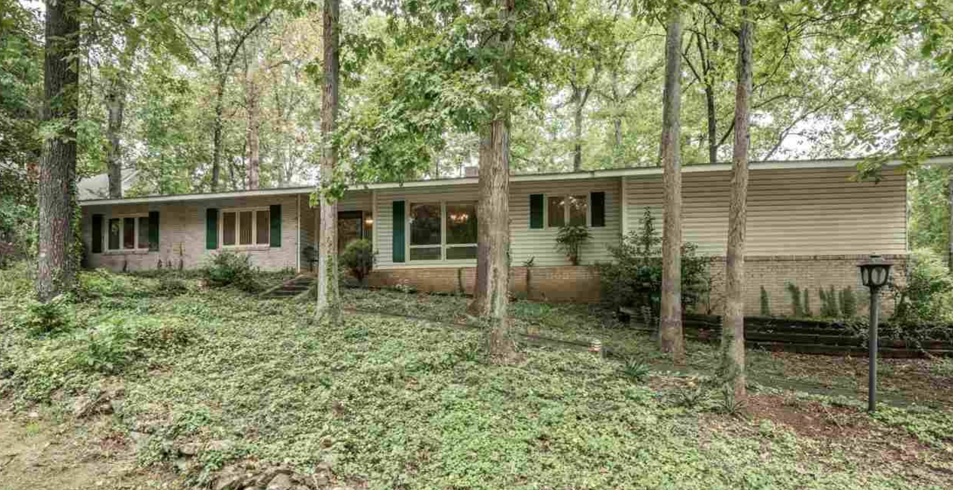 [Featured Listing] Charming Brick Ranch in Gower Estates